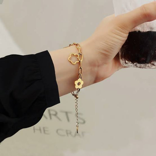 Clover Bloom Bracelet