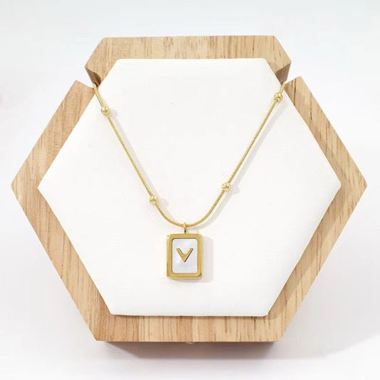 Elysian pendant necklace