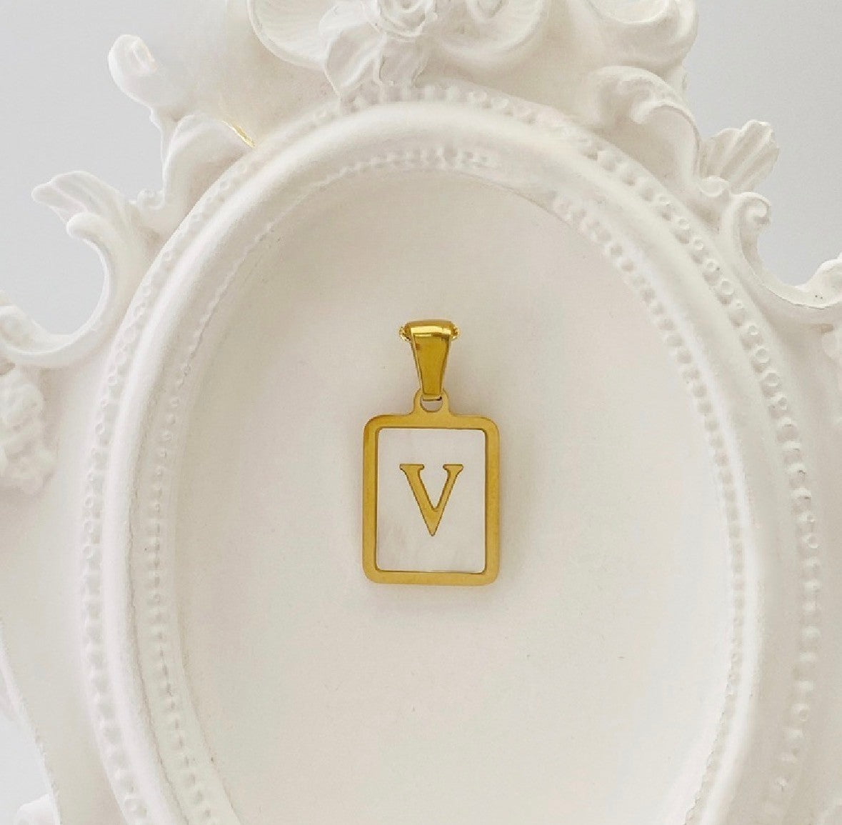 Elysian pendant necklace